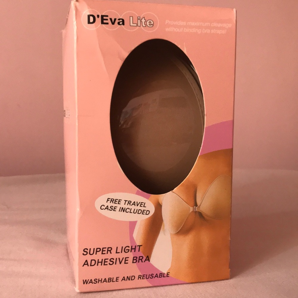 Adhesive strapless bra